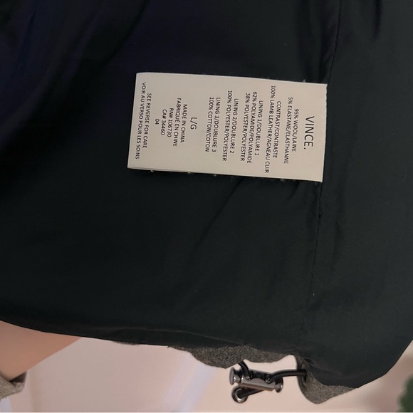 VINCE Wool Blend Leather Trim
Men's Vest l - Picture 5 of 6